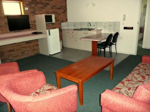 Pinnacle Holiday Lodge - Accommodation Gladstone 1