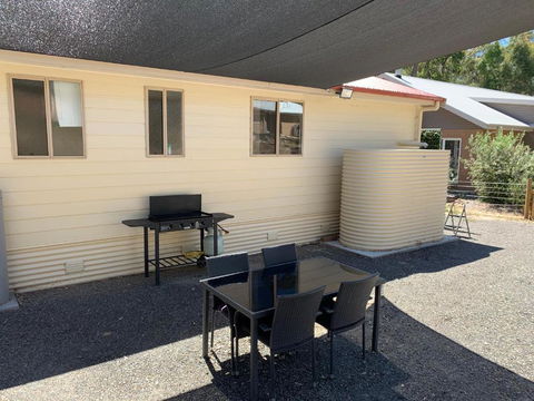 Pinnacle Views - Accommodation Gladstone 3