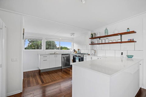 Pipe Dream - River Frontage With Amazing Views - Accommodation Gladstone 2