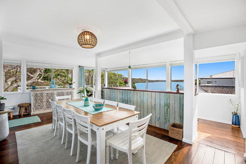 Pipe Dream - River Frontage With Amazing Views - Accommodation Gladstone 0