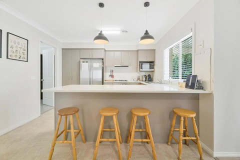 Piper St - CBD, Cosy Escape - Accommodation Gladstone 3