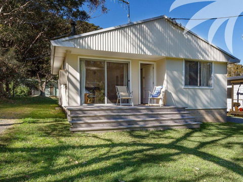 Pippis A Classic Beach House - Accommodation Gladstone 0