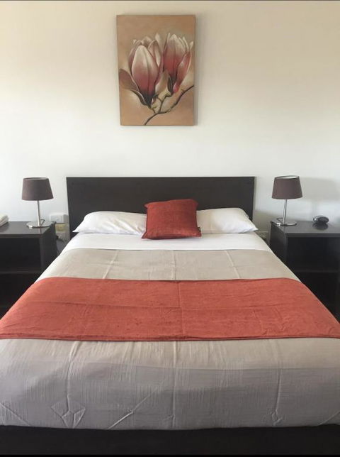 Ploughmans Motor Inn - Accommodation Gladstone 2