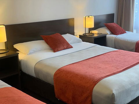 Ploughmans Motor Inn - Accommodation Gladstone 1