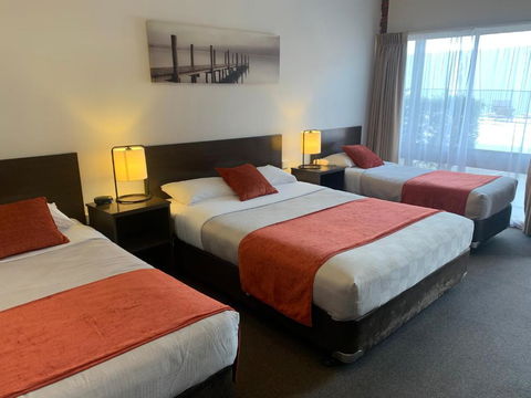 Ploughmans Motor Inn - Accommodation Gladstone 0