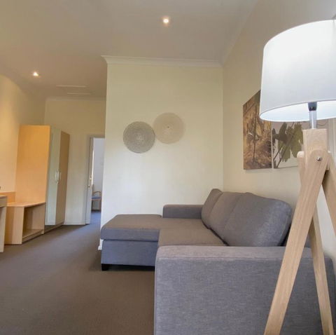 Pokolbin Village Estate - Accommodation Gladstone 2