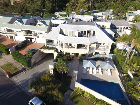 Poolside At Iluka Resort Apartments - Accommodation Gladstone 3