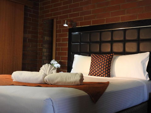 Pooraka Motor Inn - Accommodation Gladstone 0