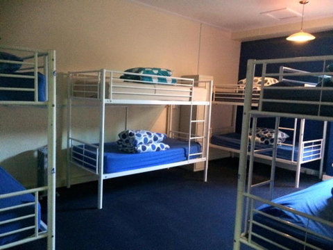 Port Adelaide Backpackers - Accommodation Gladstone 3