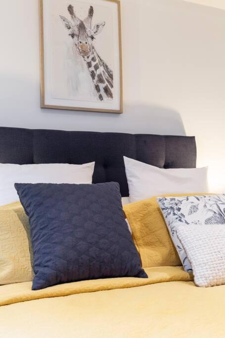 PORT MELBOURNE - A Stay At The Bay - Accommodation Gladstone 3