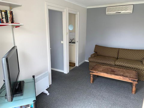 Portarlington Holiday Apartment - Accommodation Gladstone 2