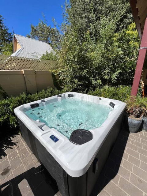 Porters Cottage Oasis - Accommodation Gladstone 1
