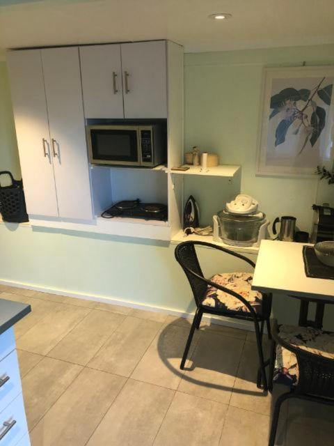 Possum Stay - Accommodation Gladstone 3