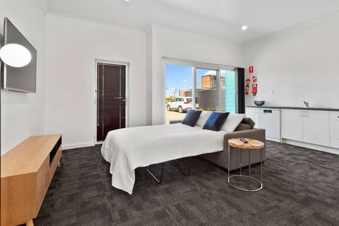 Port Lincoln Shark Apartment 6 - Accommodation Gladstone 3