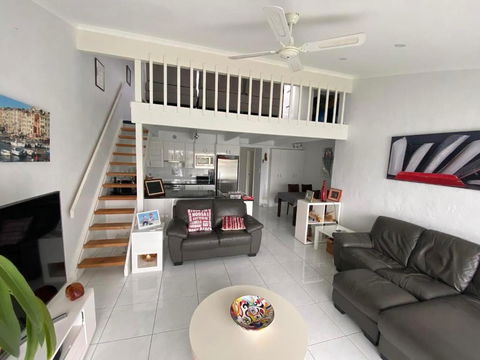 Port Lincoln Marina Waterfront Apartment - Accommodation Gladstone 0