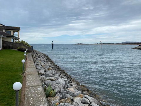 Port Lincoln Marina Waterfront Apartment - Accommodation Gladstone 1