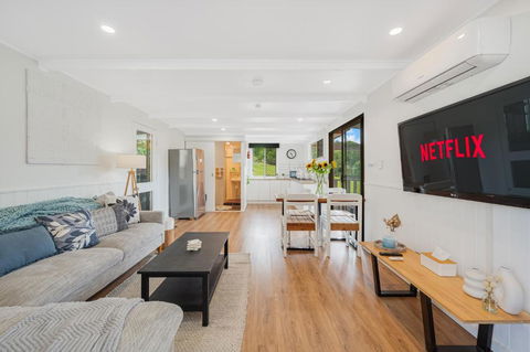 Pet Friendly Cozy Cabin - Accommodation Gladstone 0