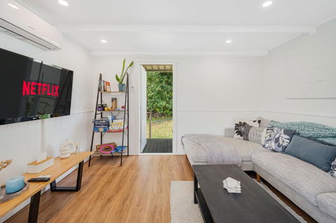 Pet Friendly Cozy Cabin - Accommodation Gladstone 1