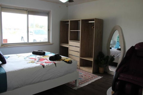 Raeside Home - Accommodation Gladstone 1