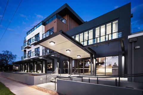 Quality Hotel Lakeside - Accommodation Gladstone 1