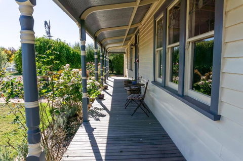 Pound Hill Cottage - Accommodation Gladstone 2