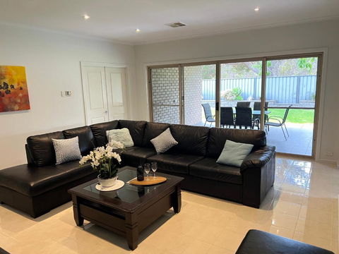 Premium Barossa Getaway - Accommodation Gladstone 1
