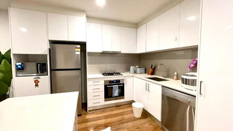 Preston Spacious 2BRM Apartment Free Parking Wi-Fi - Accommodation Gladstone 3