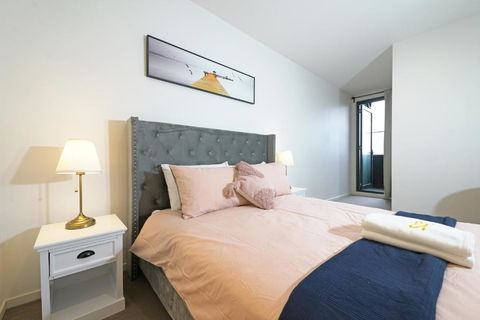 Preston Spacious 2BRM Apartment Free Parking Wi-Fi - Accommodation Gladstone 0