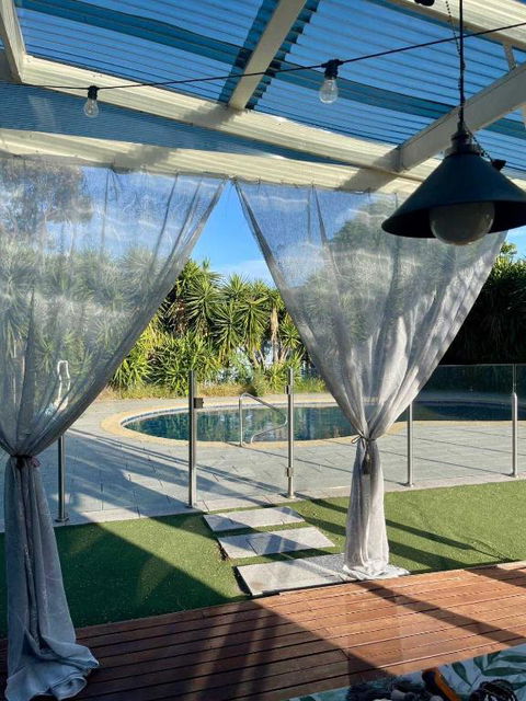 Prime Glen Huntly Beauty - 4BR Family Home W Pool - Accommodation Gladstone 1