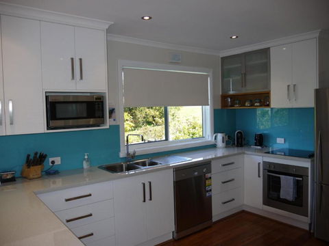 Prime Location - Totally Refurbished - Accommodation Gladstone 2