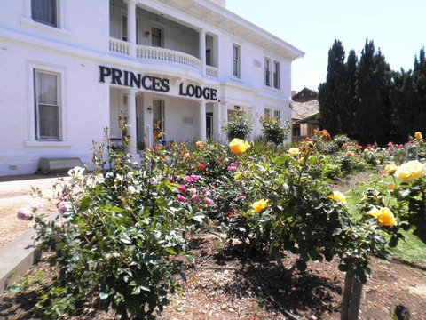 Princes Lodge Motel - Accommodation Gladstone 0