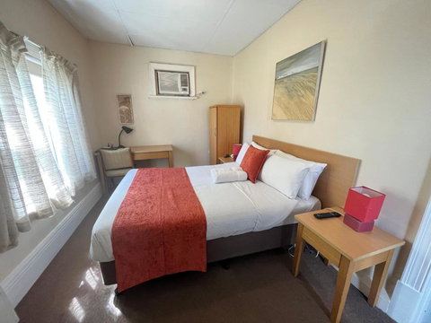 Princes Lodge Motel - Accommodation Gladstone 2