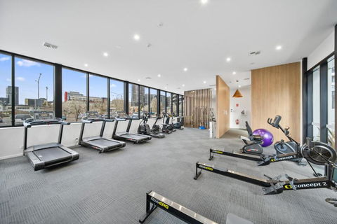 Pristine 2-Bed Apartment With Pool And BBQ - Accommodation Gladstone 3
