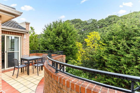 Pristine 2-Bed Near Marrickville Village - Accommodation Gladstone 1