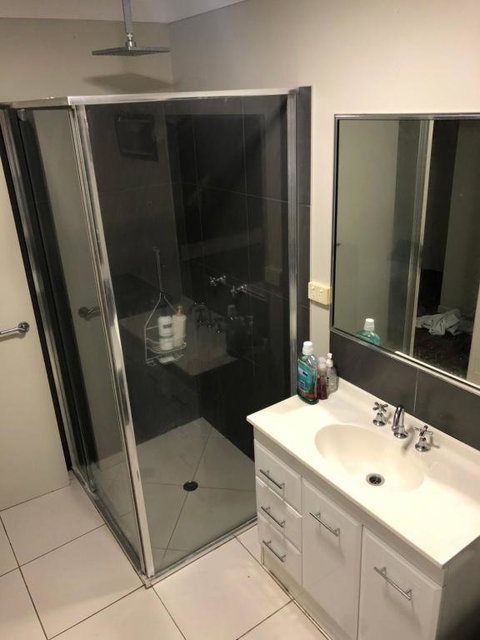 Private Bedroom Getaway - Accommodation Gladstone 2