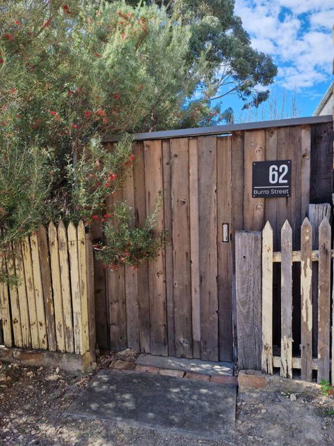 Private Guesthouse - Accommodation Gladstone 1