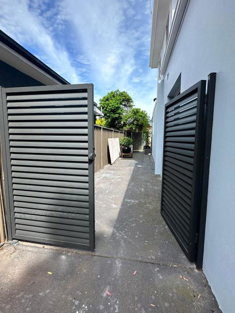 Private, Local Living Studio In Mascot, Airport - Accommodation Gladstone 3