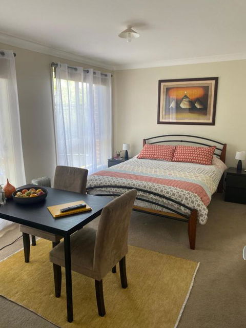 Private Room With Ensuite And Parking Close To Wollongong CBD - Accommodation Gladstone 0