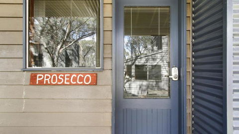 Prosecco - Accommodation Gladstone 0