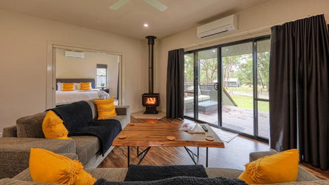 Quaffers On Storm King - Accommodation Gladstone 2