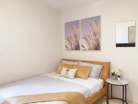 Quaint Double Or Queen Room - Mins To Stations&UNSW - Shared Bathroom - Accommodation Gladstone 0