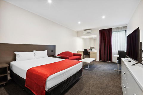 Quality Hotel Manor - Accommodation Gladstone 0