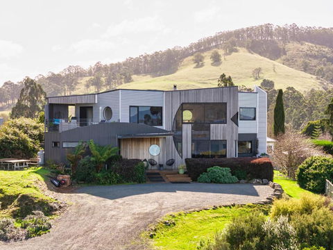 Quarry Hill Lookout - Accommodation Gladstone 0