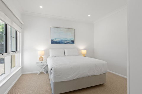 Quiet 2-Bed Retreat With Private Courtyard - Accommodation Gladstone 2