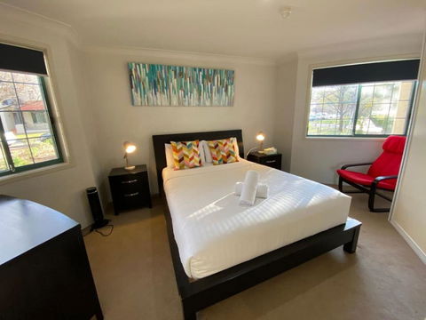 Quiet 2 Bedroom Apt In The Heart Of Old Kingston - Accommodation Gladstone 2