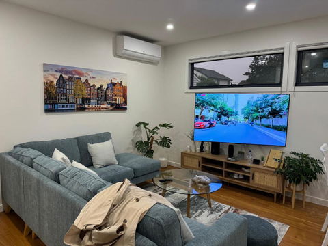 Quiet And Cozy Corner - Accommodation Gladstone 0