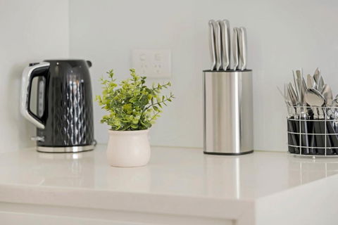 Quiet And Cozy Retreat At Rhodes - Accommodation Gladstone 2