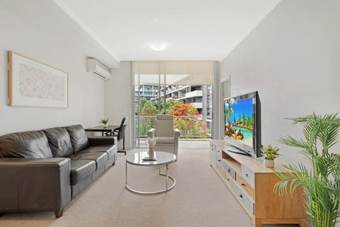 Quiet And Cozy Retreat At Rhodes - Accommodation Gladstone 0