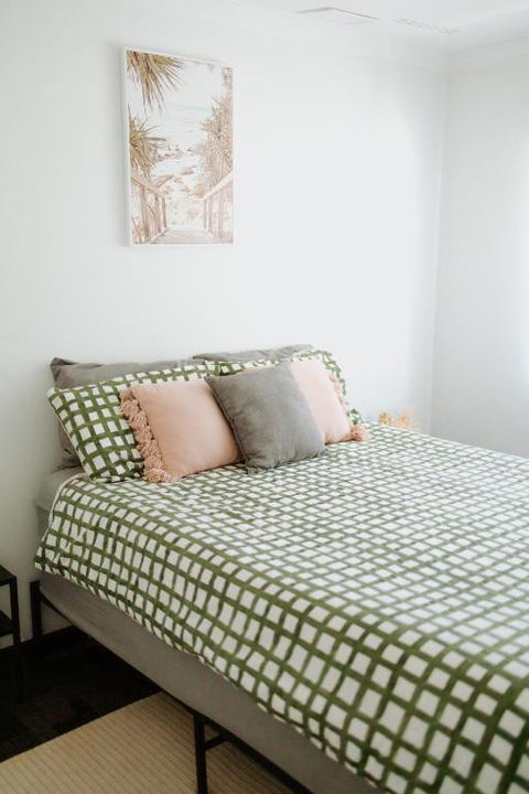 Quiet Corner Sleeps 4, Near Perth & Fremantle - Accommodation Gladstone 2
