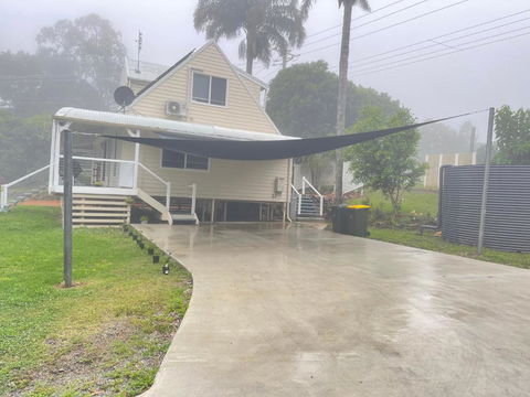 Quiet, Cozy And Calm 3 Bedroom House. - Accommodation Gladstone 3